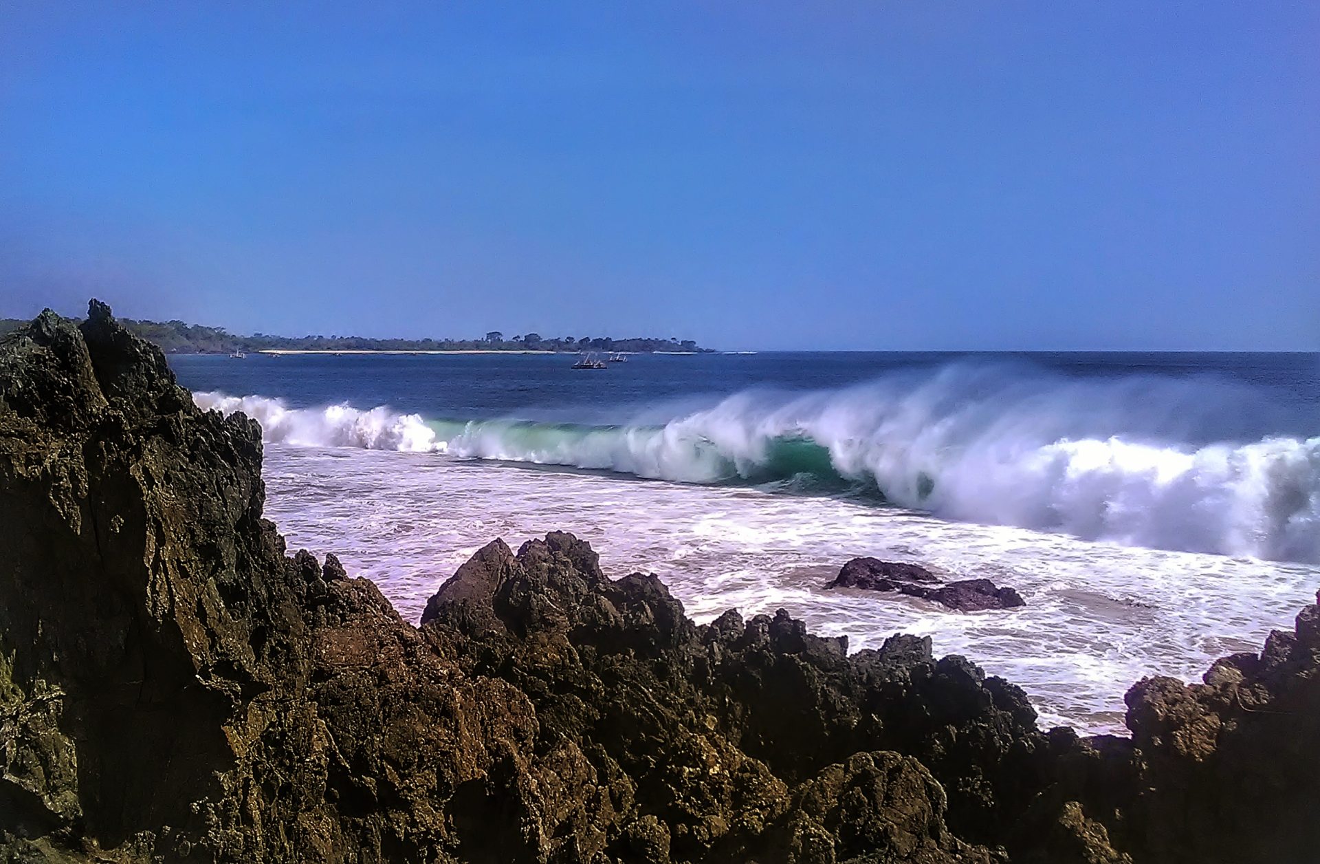 Pantai Ombak Tujuh- Jawa Barat - Hibur.id