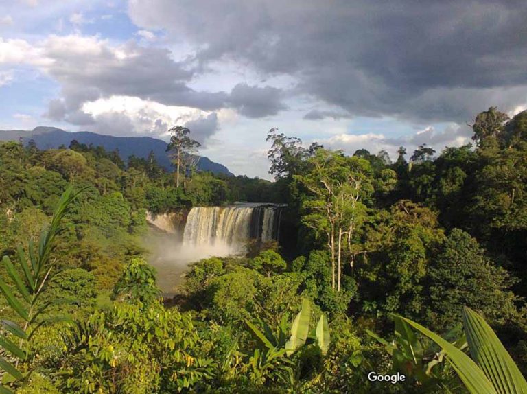 Air Terjun Mananggar – Air Terjun Niagaranya Kalimantan Barat