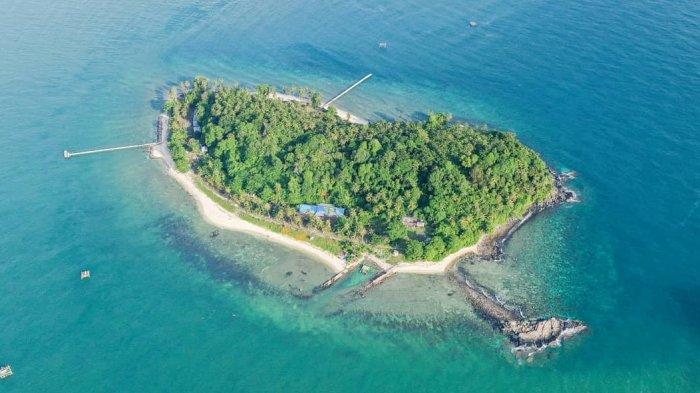 Pulau Randayan – Pulau Kecil Dengan Keindahan Yang Eksotis
