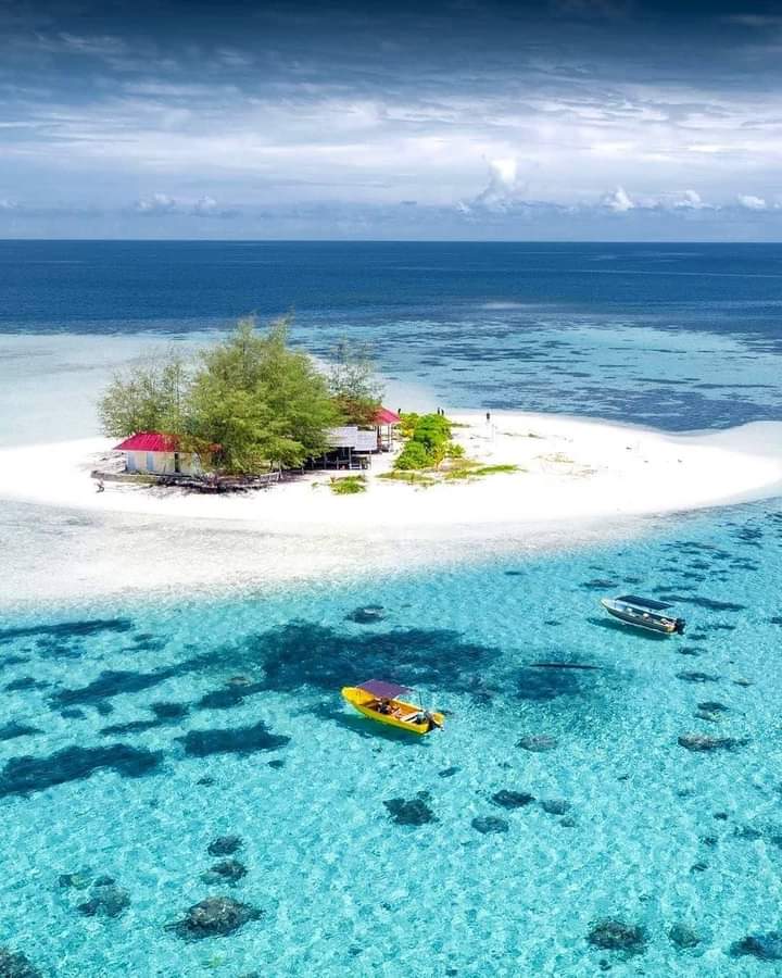 Pulau Tinalapu – Pulaunya Kecil Tapi Keindahannya Tidak Bikin Lupa