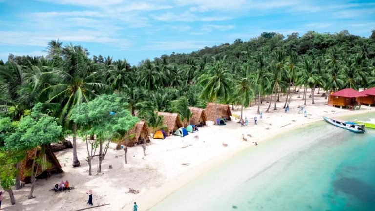 Pulau Mohinggito – Lokasi Berkemah Yang Cocok Buat Kalian Yang Suka Foto – Foto