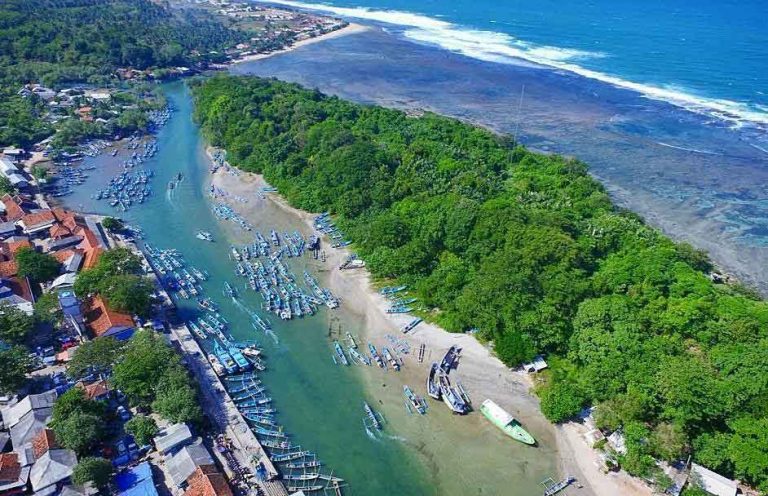 Intip Pantai Santolo, Rekomendasi Liburan Akhir Pekan di Kabupaten Garut