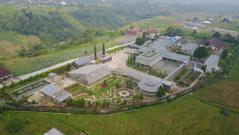 Rumah Atsiri Indonesia, Kompleks Edu – Rekreasi Yang Disulap Dari Pabrik Citronella