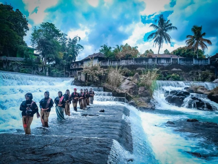 Desa Wisata Sesaot, Berkemah Dan Menginap Di Rumah Adat Suku Sasak