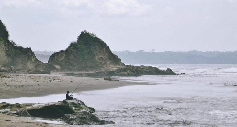 Jelajahi Pantai-Pantai Tersembunyi di Sukabumi yang Menawarkan Keindahan yang Menakjubkan