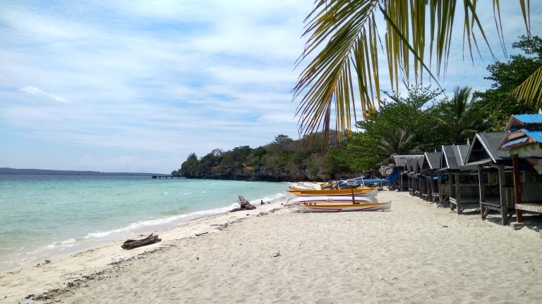 5 Pantai Terindah di Baubau yang Wajib Dikunjungi untuk Liburan yang Tak Terlupakan