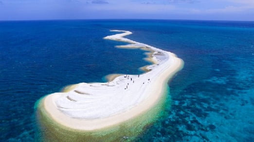 Pulau Bahuluang, Spot Berkemah Dengan Keindahan Bawah Laut Yang Mempesona