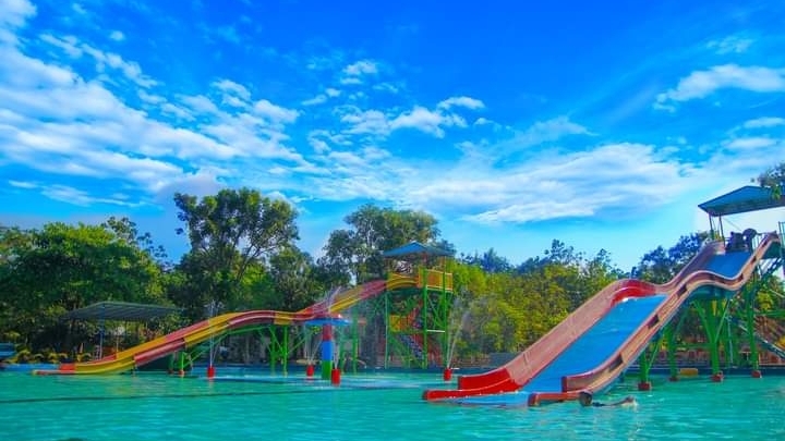 Surga Wisata Air di Tiga Bintang Firdaus Waterpark Indramayu