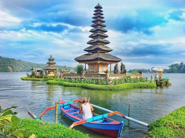 Menikmati Pesona Keindahan Danau Bratan, Bali: Panduan Wisata Lengkap