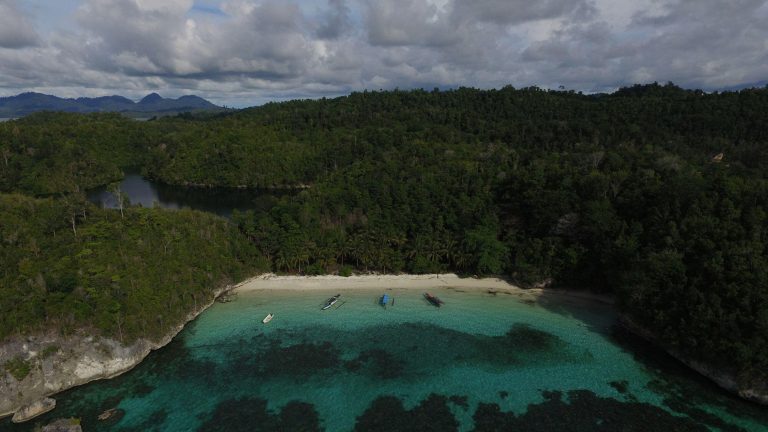 Keindahan Tersembunyi di Sulawesi Tengah: Eksplorasi Pantai-pantai Memukau