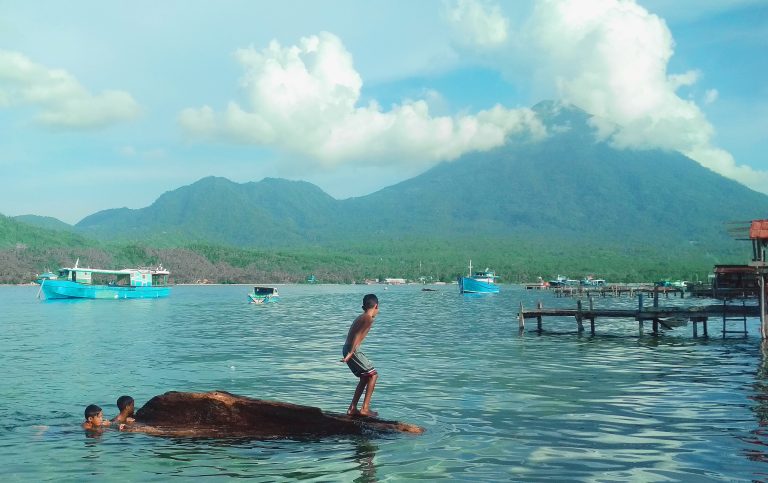 Kehangatan dan Keajaiban: Eksplorasi Pulau-Pulau Menakjubkan Maluku Utara