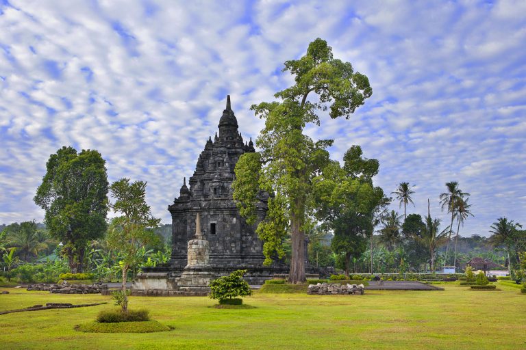 Candi Sojiwan: Keajaiban Agama Buddha yang Megah di Jawa Tengah