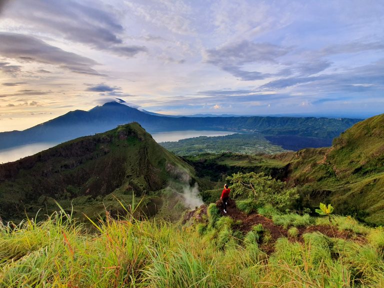 Kecantikan Maha Surgawi: Menelusuri Pesona Gunung di Bali