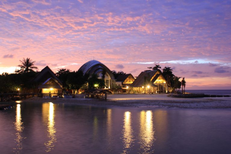 Berkemah Bersama Pasangan Di Pulau Umang Yang Romantis