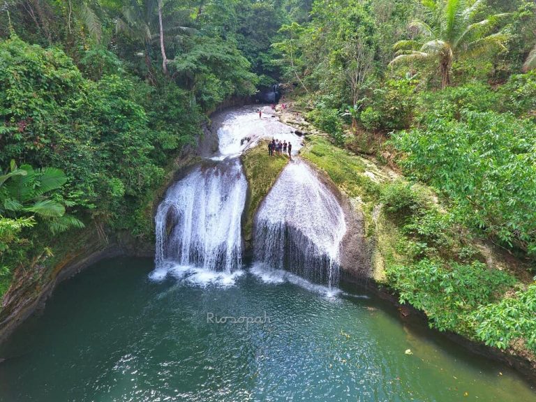 Eksplorasi Kecantikan Air Terjun Tersembunyi di Papua