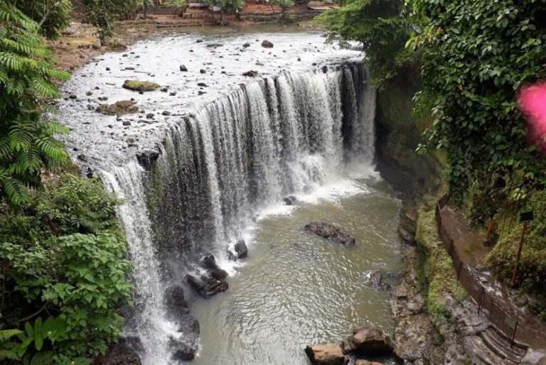 7 Air Terjun Mini di Indonesia yang Mirip Niagara
