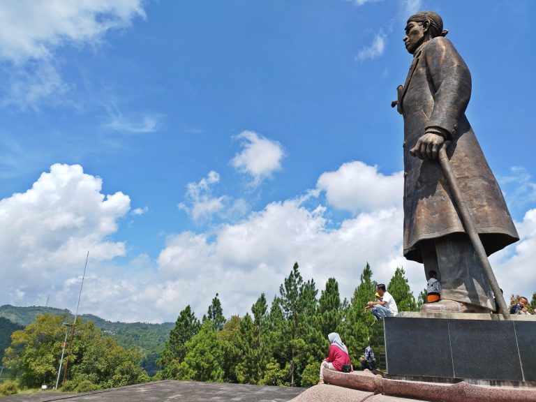 Monumen Jenderal Sudirman Momen Asik Mengenang Pahlawan