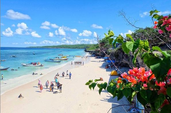 10 Pantai yang Wajib Dikunjungi Sekali Seumur Hidup di Indonesia