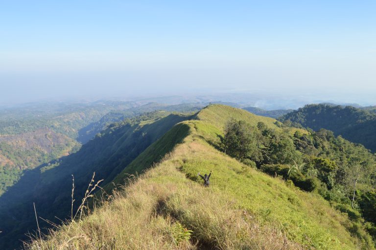 Puncak Watu Jengger – Spot Berkemah Dengan Jalur Pendakian Yang Santai