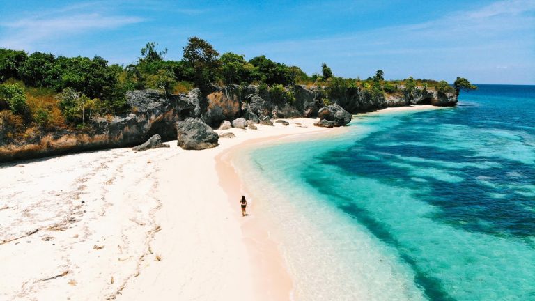 Mengungkap Pesona Pantai Tanjung Bira, Sulawesi Selatan: 5 Aktivitas Seru dan Destinasi Terdekat yang Tidak Boleh Dilewatkan