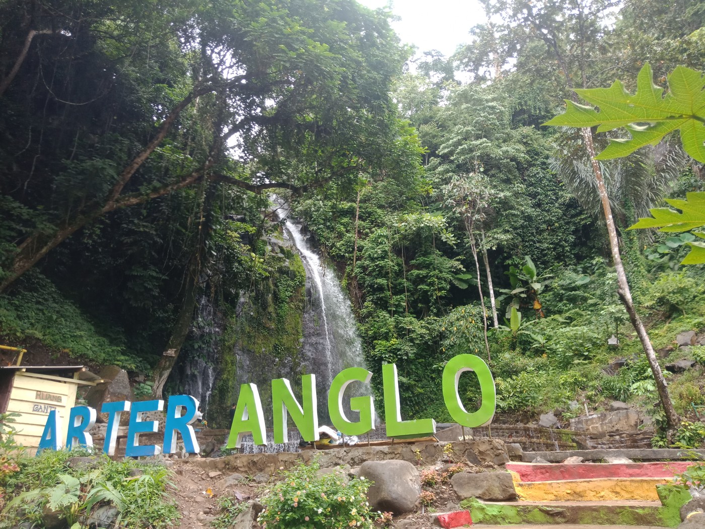 Objek Wisata Indah di Air Terjun Anglo Lampung - Destinasi Travel Indonesia