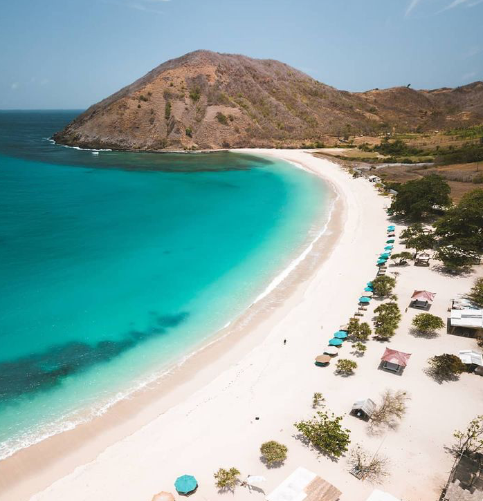 Pantai Mawun Lombok: Pesona Tersembunyi yang Memikat Hati - Destinasi ...